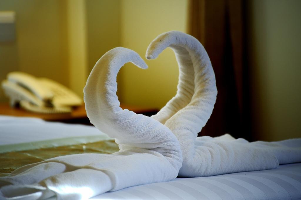 Royal Golden View Hotel Γιανγκόν Εξωτερικό φωτογραφία